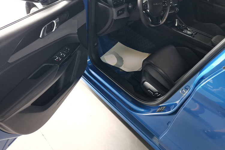 领克03 2021款 2.0TD 自动劲Plus中控内饰20