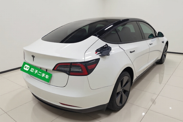 特斯拉 Model 3 2022款 后轮驱动版车身外观7
