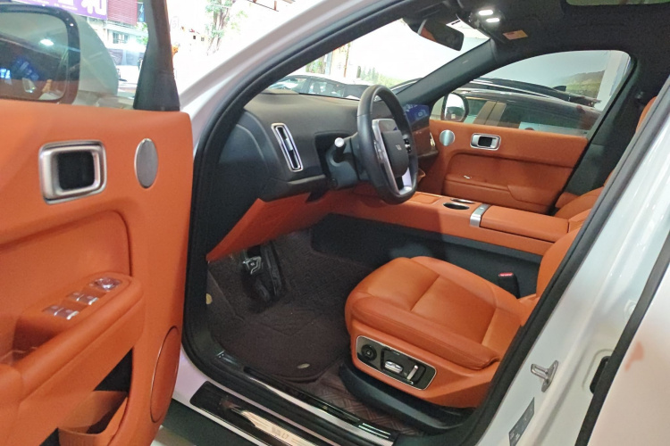 理想汽车 理想L7 2023款 Max中控内饰7003