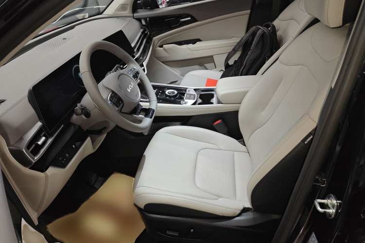 起亚 狮铂拓界 2023款 1.5T 两驱尊贵版局部细节19