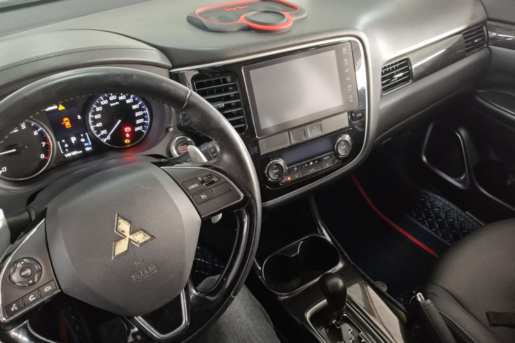 三菱 欧蓝德 2016款 2.4L 四驱精英版 5座中控内饰12