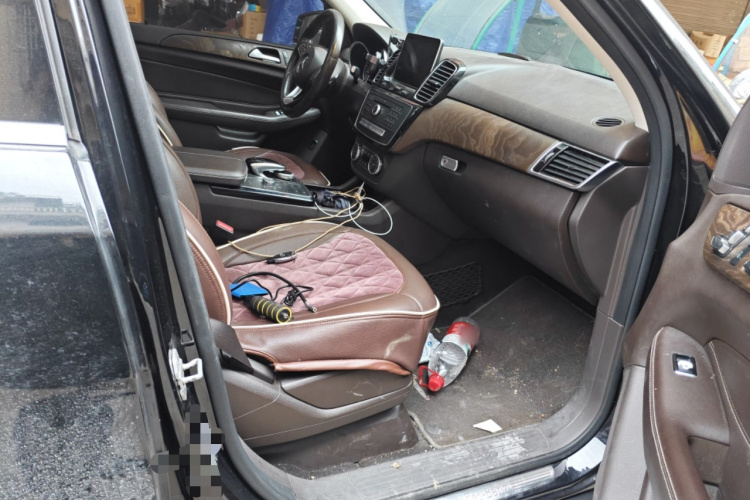 奔驰GLE 2015款 GLE 400 4MATIC局部细节9005