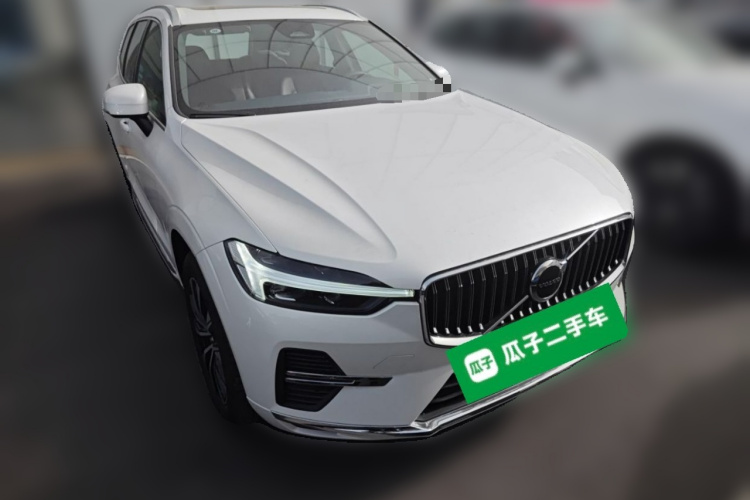 沃尔沃XC60 2025款 B5 四驱智远豪华版车身外观3