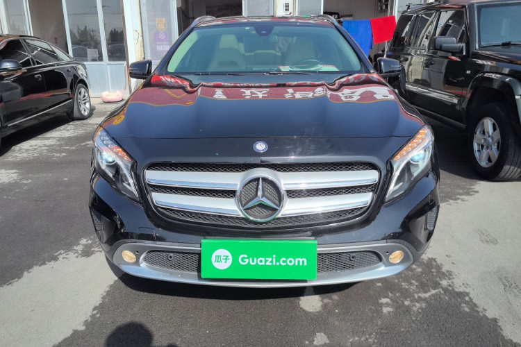 奔驰GLA 2016款 GLA 220 4MATIC 时尚型车身外观2