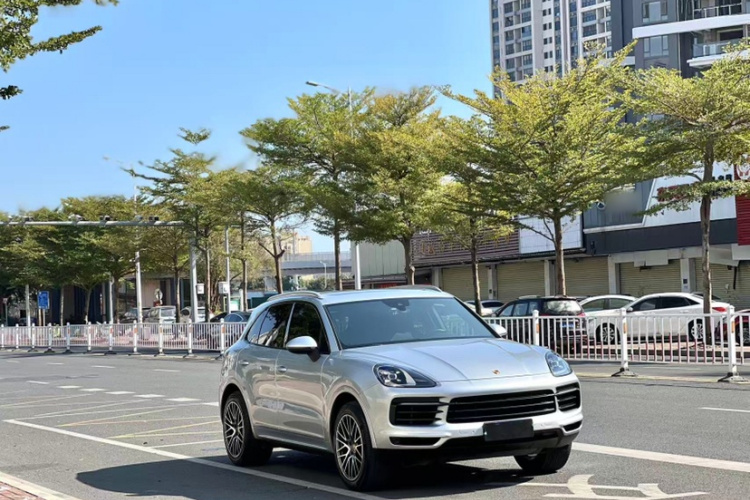 保时捷 2018款 Cayenne 3.0T车身外观6006