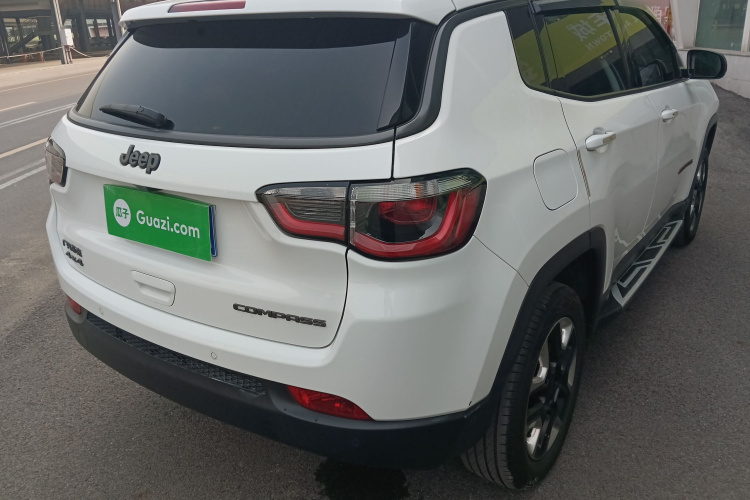 Jeep 指南者 2017款 200TS 自动高性能四驱版车身外观7