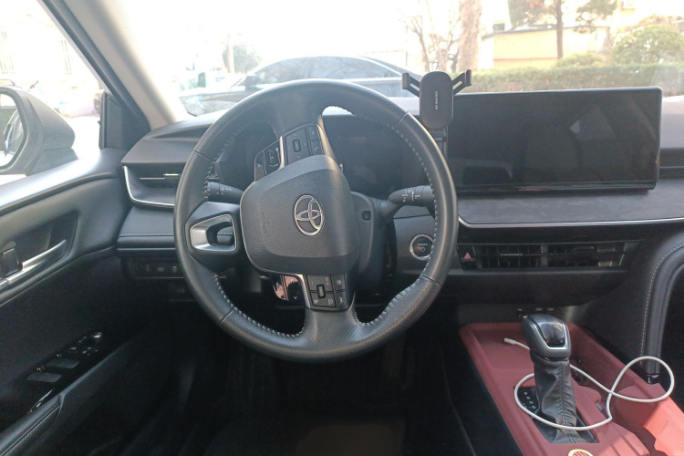 丰田 凯美瑞 2024款 双擎 2.0HGVP 豪华版中控内饰13