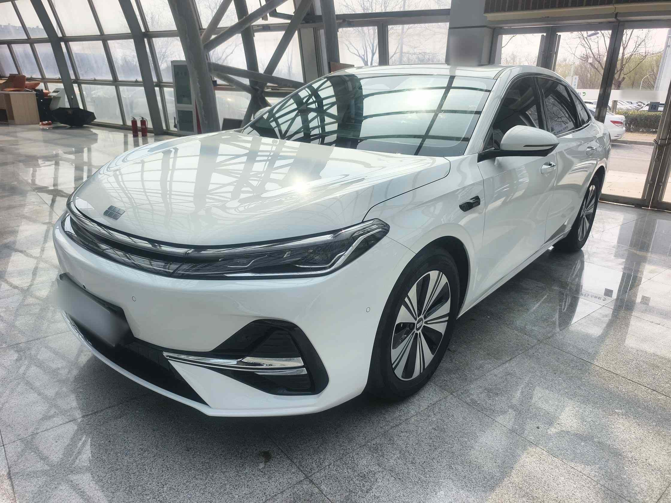 吉利银河 银河A7 2025款 EM-i 150km 探索+版(2)