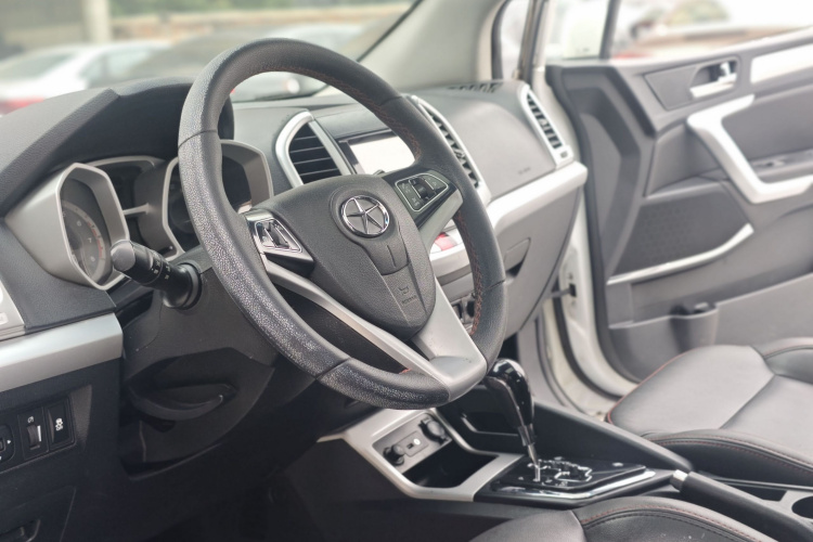 江汽集团 瑞风S3 2016款 1.5L CVT豪华智能型中控内饰7005