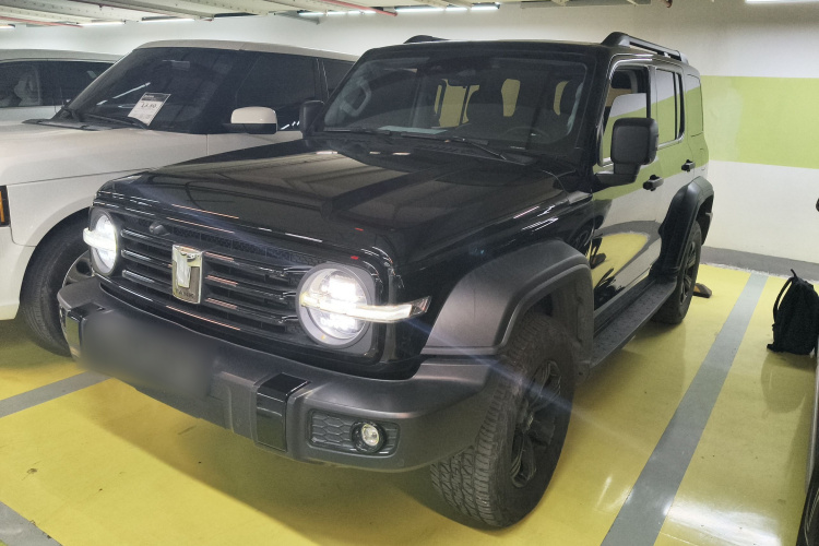 坦克300 2023款 越野版 2.0T 征服者车身外观1