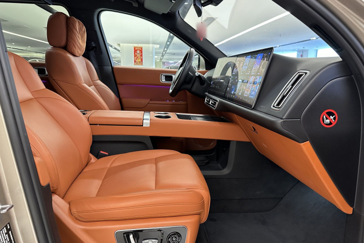 理想汽车 理想L9 2022款 Max中控内饰7011