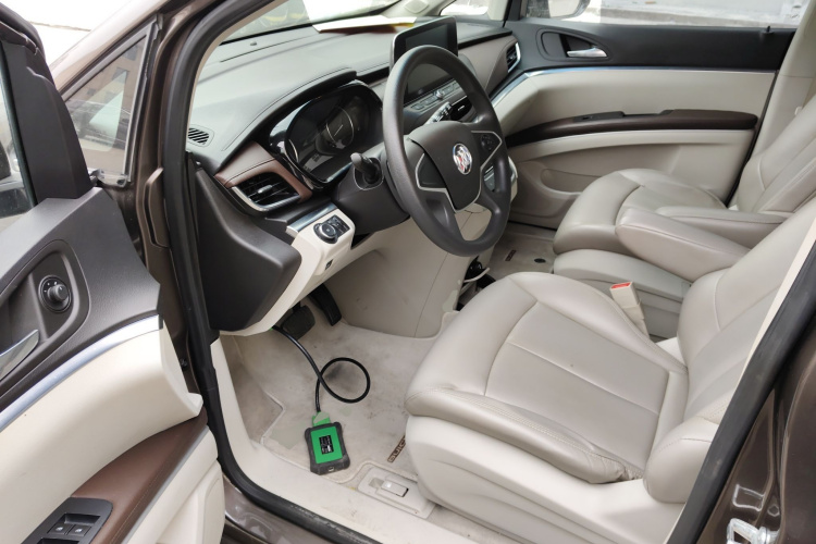 别克GL8 2021款 陆上公务舱 652T 舒适型中控内饰20