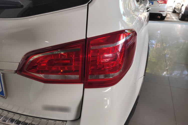 哈弗H6 2021款 运动版 1.5T 自动精英智联型 U型格栅车身外观9