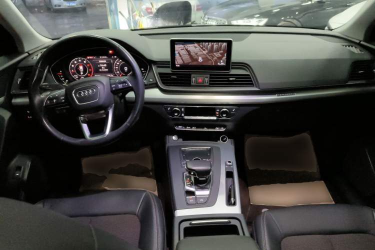 奥迪Q5L 2018款 40 TFSI 荣享时尚型 国V中控内饰12
