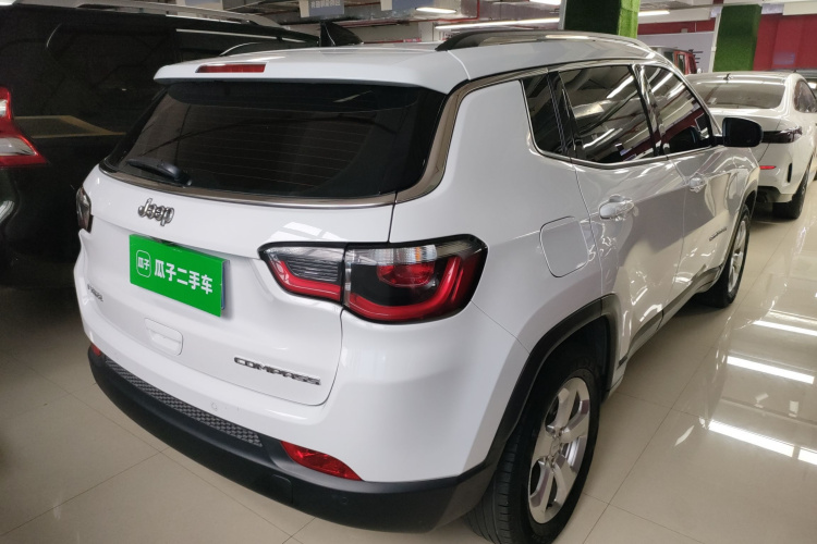 Jeep 指南者 2020款 220T 自动精英版车身外观6005