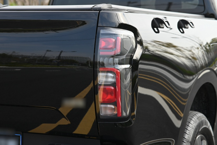 长城 炮 2023款 2.0T商用版自动柴油两驱精英型长箱GW4D20M车身外观6009