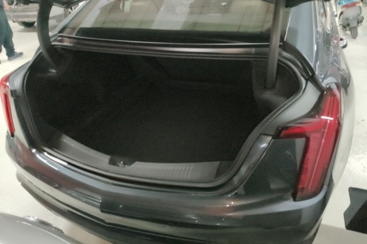 凯迪拉克CT5 2020款 改款 28T 豪华型机舱底盘23