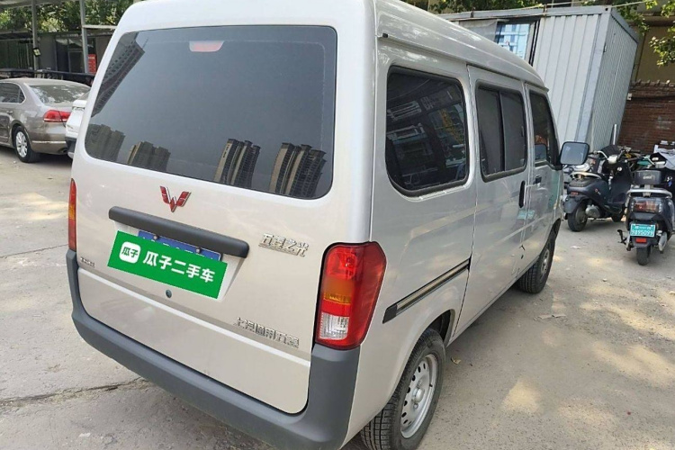 五菱汽车 五菱之光 2023款 1.5L 实用型 5/7座车身外观6004