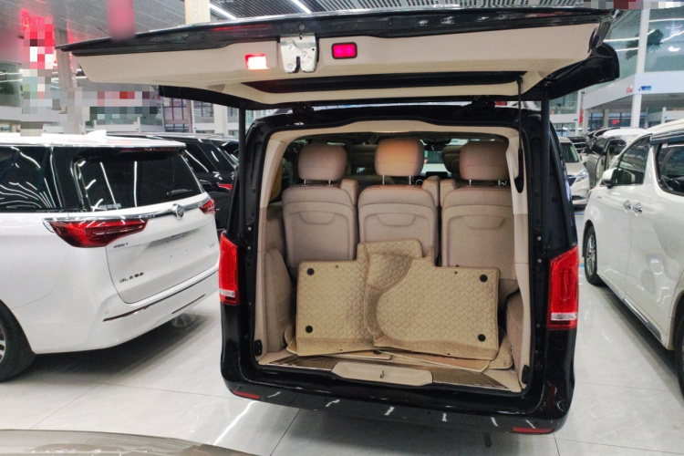 奔驰V级 2018款 V 260 尊贵版 国VI机舱底盘23