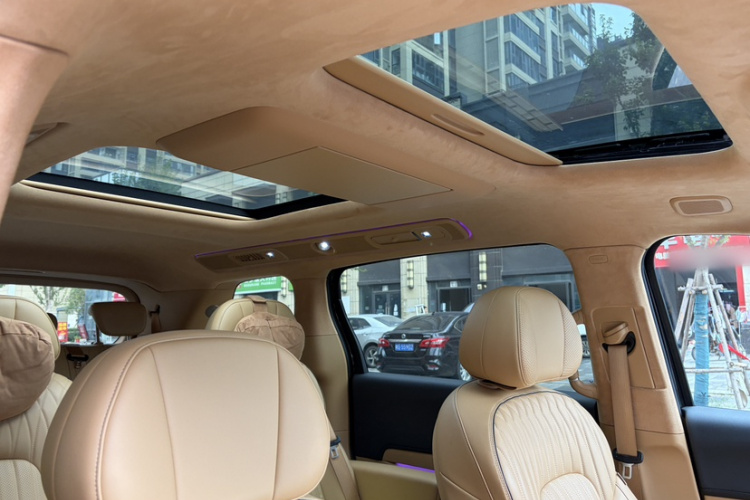 岚图汽车 岚图梦想家 2025款 PHEV 四驱旗舰鲲鹏版局部细节22