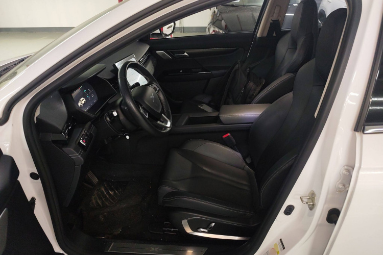 小鹏G3 2020款 460i 悦享版中控内饰7003