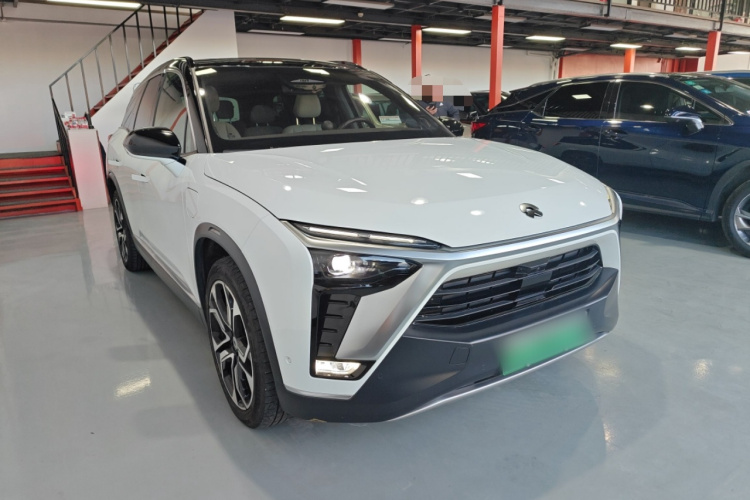 蔚来ES8 2020款 580KM 签名版 六座版车身外观3