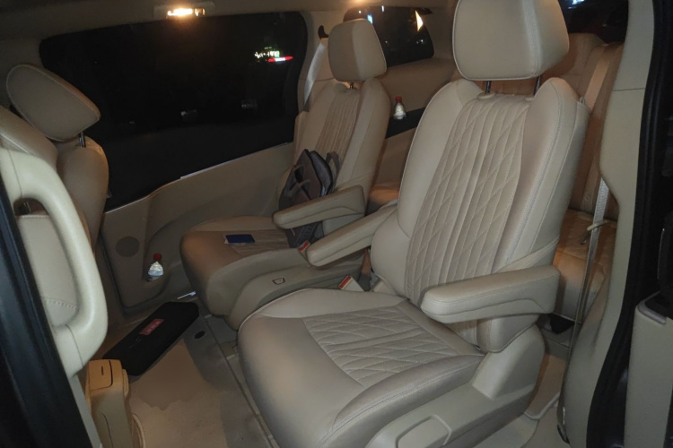 别克GL8 2023款 陆上公务舱 智慧尊贵型中控内饰21