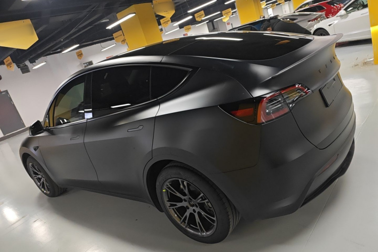 特斯拉 Model Y 2024款 后轮驱动版车身外观4
