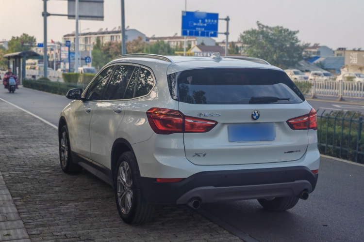 宝马X1 2019款 sDrive20Li 领先型车身外观6008