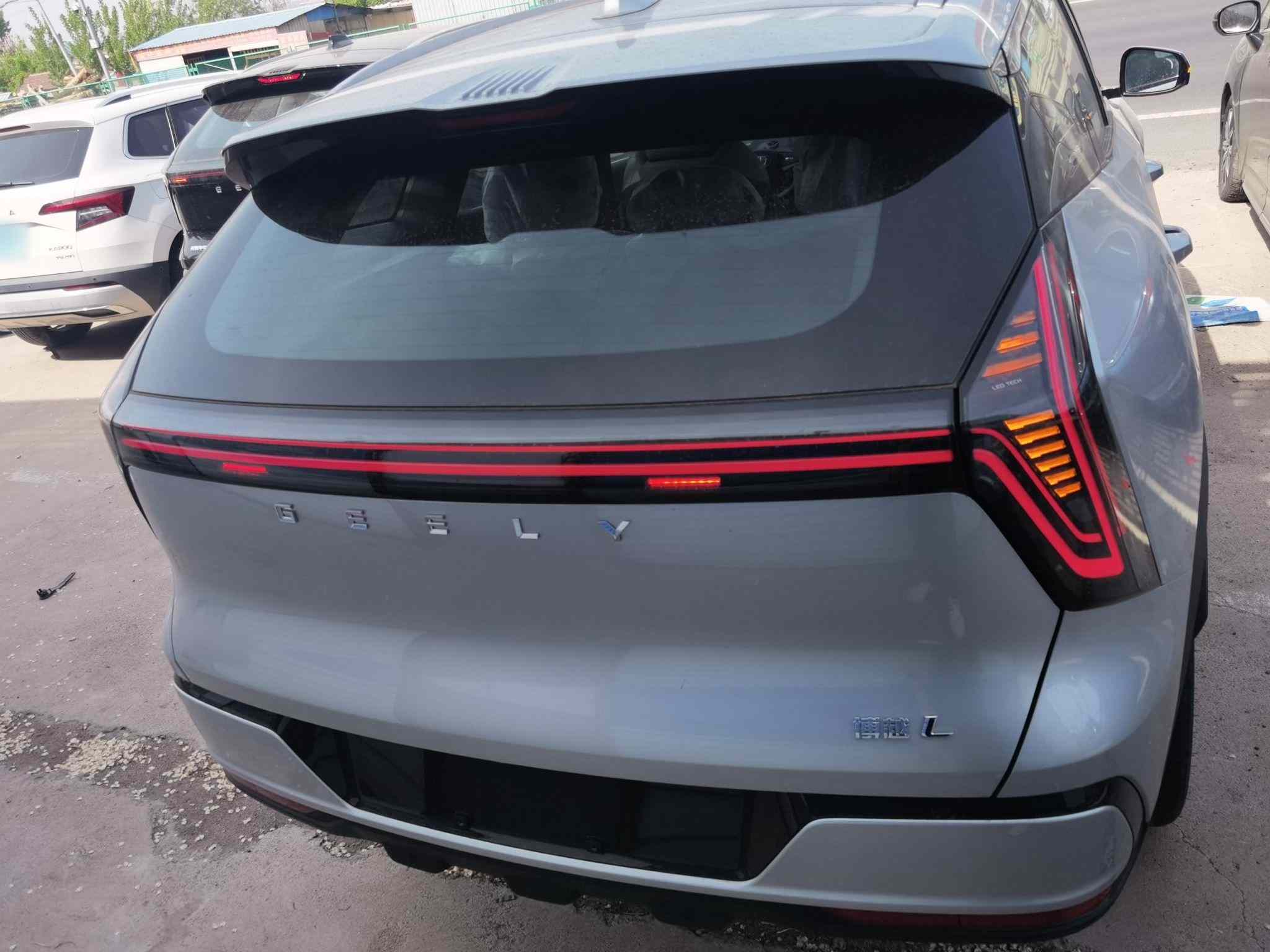 吉利汽车 博越L 2025款 第四代 1.5TD DCT 山河(4)