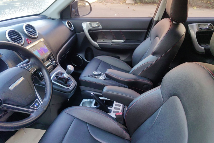 哈弗H6 2016款 升级版 1.5T 手动两驱精英型中控内饰7002
