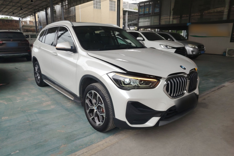 宝马X1 2020款 sDrive25Li 领先型车身外观3