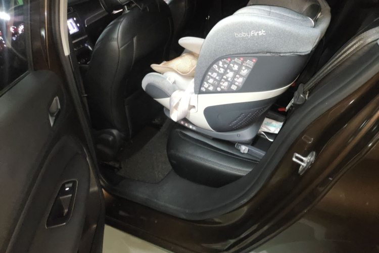 标致408 2016款 1.6T 自动豪华版中控内饰21