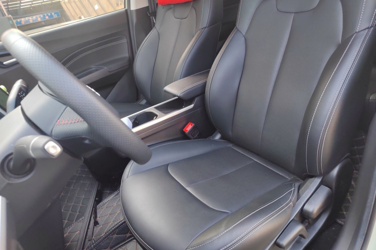 哪吒汽车 哪吒AYA 2023款 318 Lite局部细节19