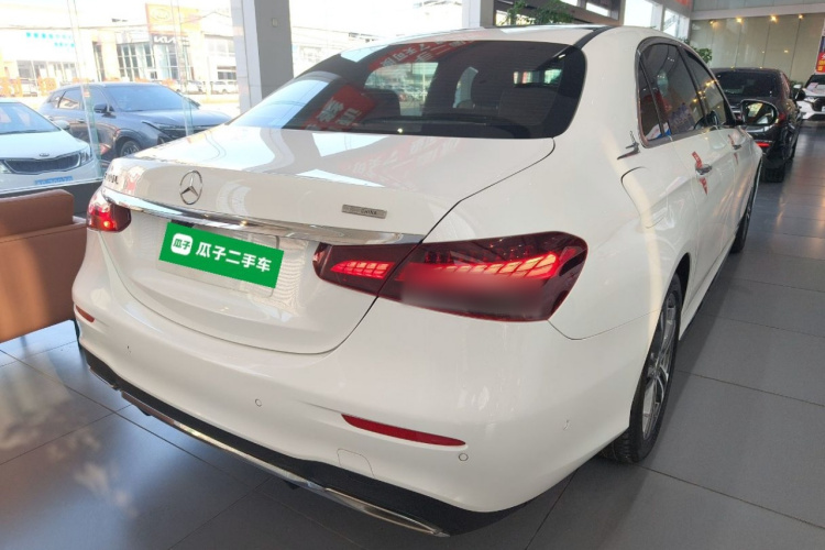 奔驰E级 2021款 E 260 L 运动型车身外观7