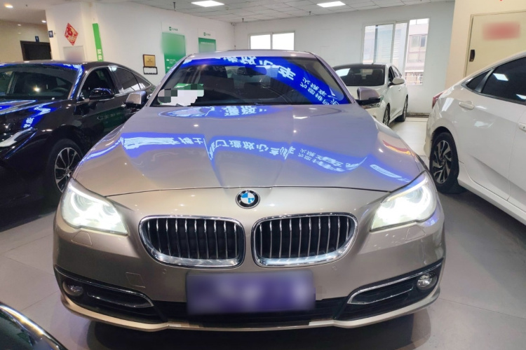 宝马5系 2017款 525Li 豪华设计套装车身外观2