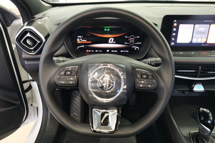 名爵 MG5 2025款 180DVVT 全球抢先版中控内饰13