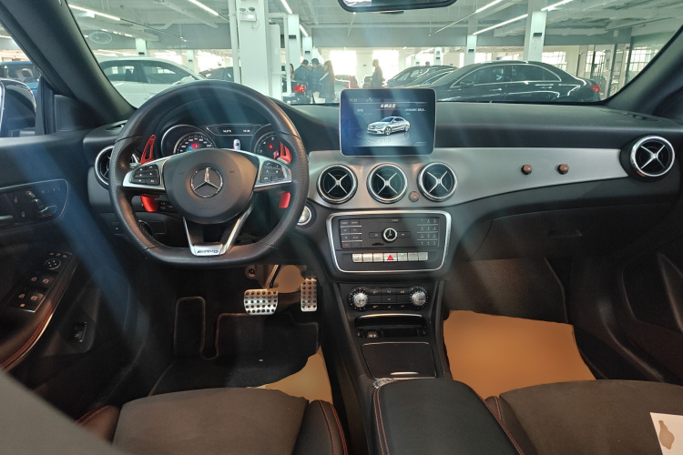 奔驰CLA 2019款 CLA 220 4MATIC中控内饰12