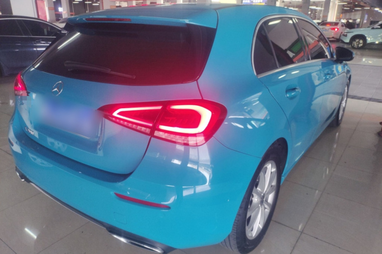 奔驰A级(进口) 2021款 A 200 时尚型车身外观6005