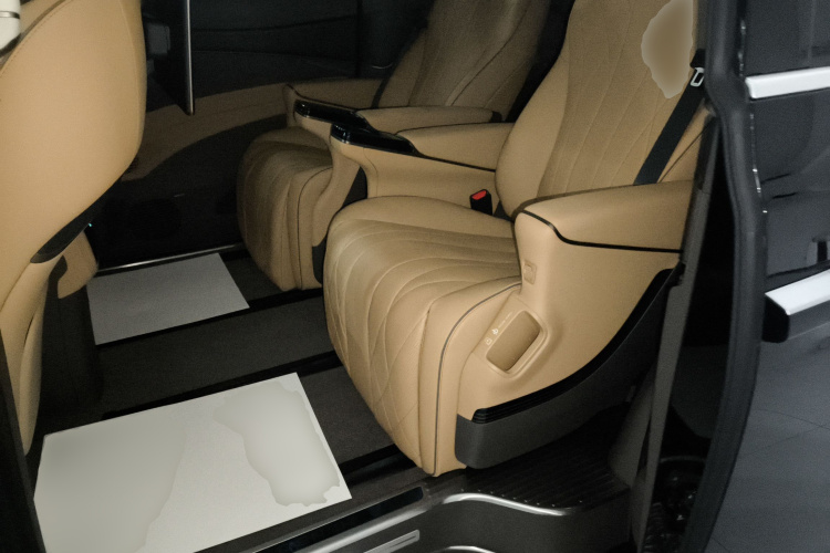 腾势D9 2022款 DM-i 970 四驱尊荣型中控内饰21