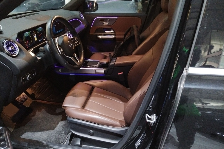 奔驰GLB 2021款 GLB 200 时尚型中控内饰19