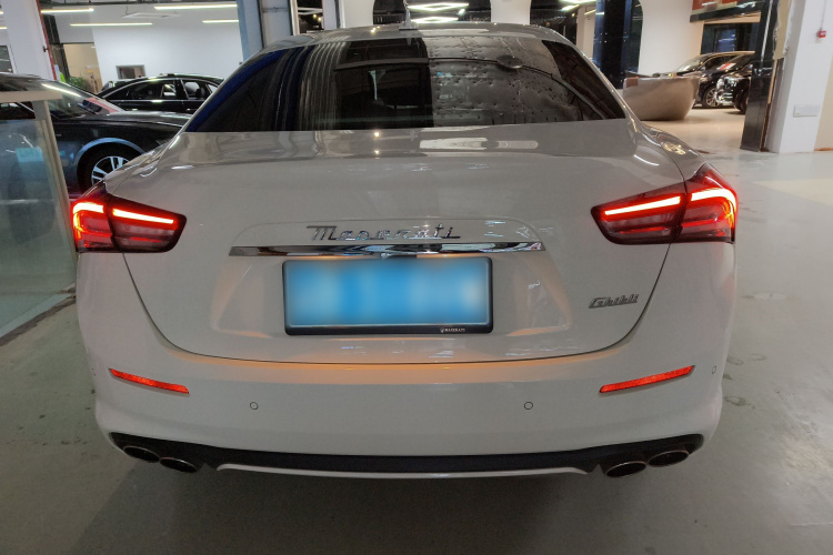 玛莎拉蒂 Ghibli 2023款 2.0T GT车身外观6