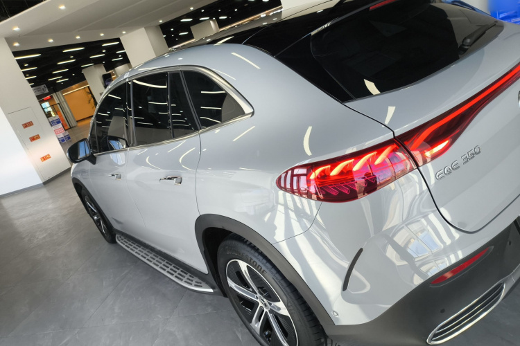 奔驰EQE SUV 2023款 350 4MATIC 先锋版车身外观6003