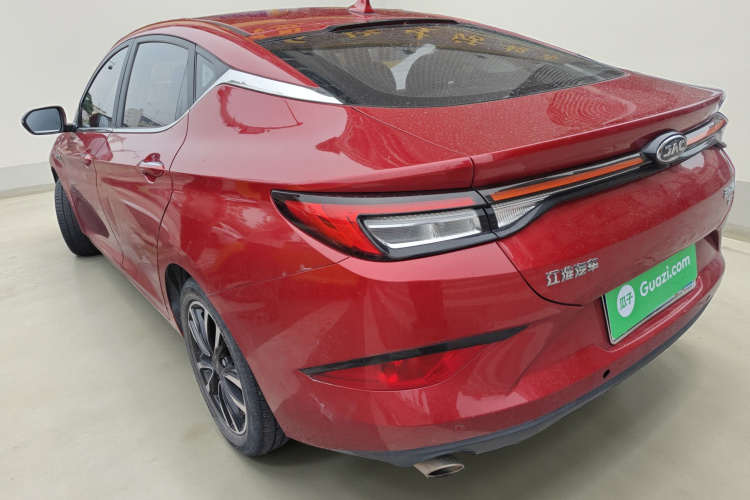 江汽集团 嘉悦A5 2020款 1.5T CVT超越型车身外观5