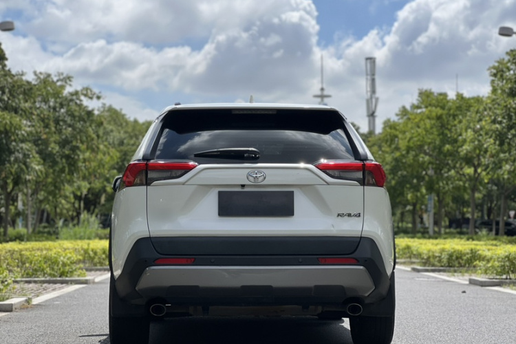 丰田 RAV4荣放 2020款 2.0L CVT两驱风尚版车身外观6011