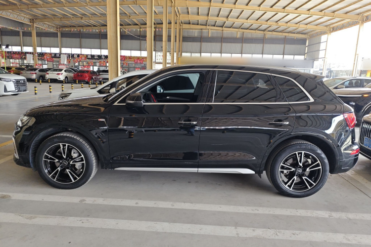 奥迪Q5L 2022款 40T 时尚动感型车身外观4