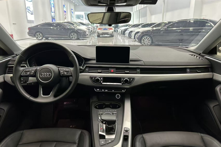 奥迪A5 2019款 Sportback 45 TFSI 时尚型中控内饰7001