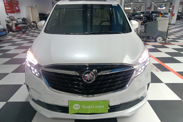 别克GL8 2022款 ES陆尊 653T 尊享型车身外观2