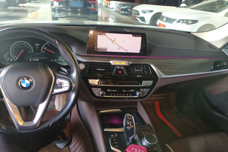 宝马5系 2019款 530Li 领先型 豪华套装中控内饰12