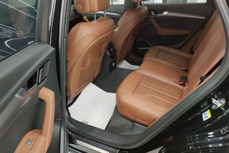 奥迪Q5L 2024款 45 TFSI 豪华动感型中控内饰7004